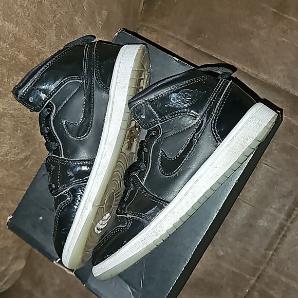 Jordan 1 Mid SE (PS) Sneakers - Picture 6 of 11